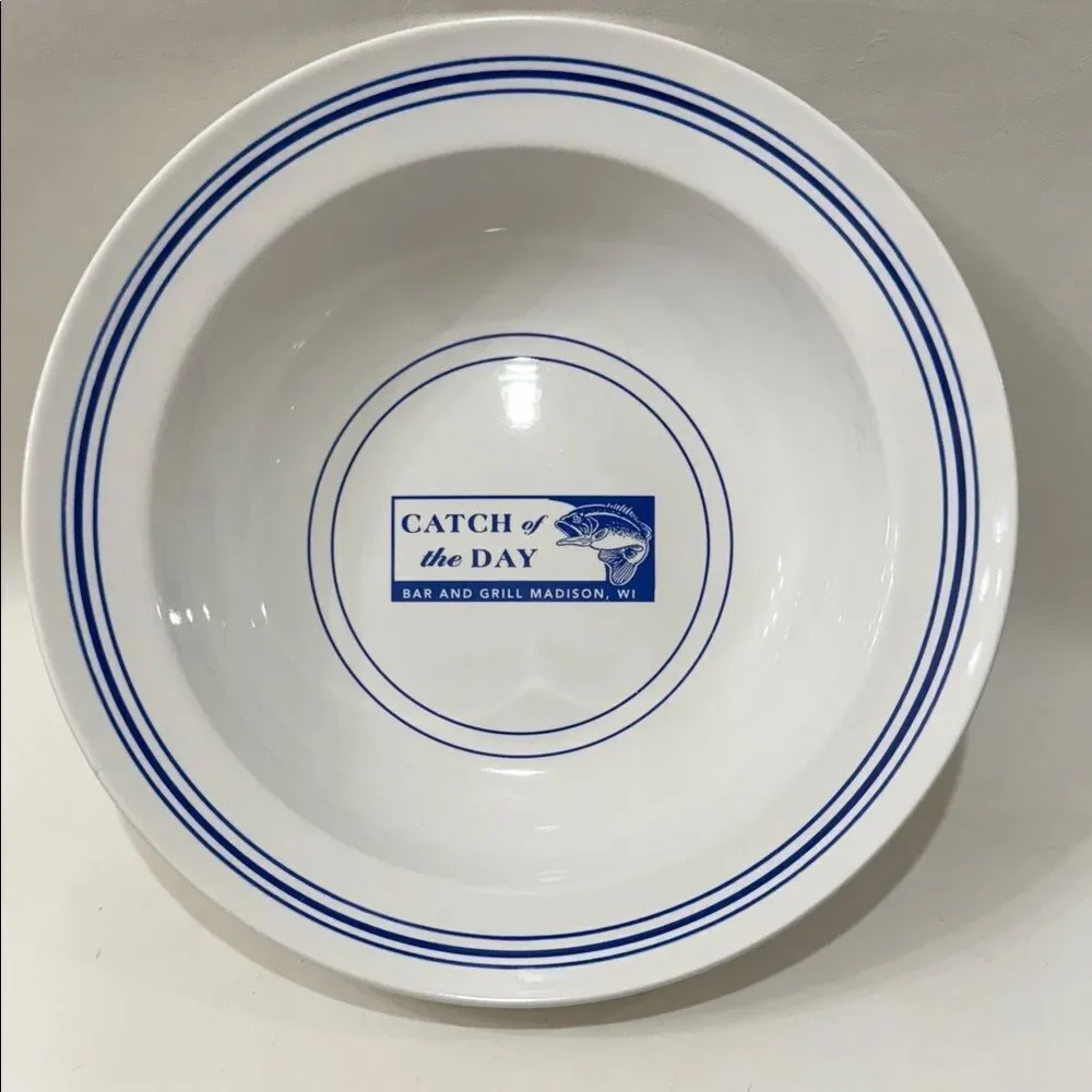 Pottery Barn Resort Pasta Bowl White Blue 13 In Round X 3 1/4 Tall Bar & Grill